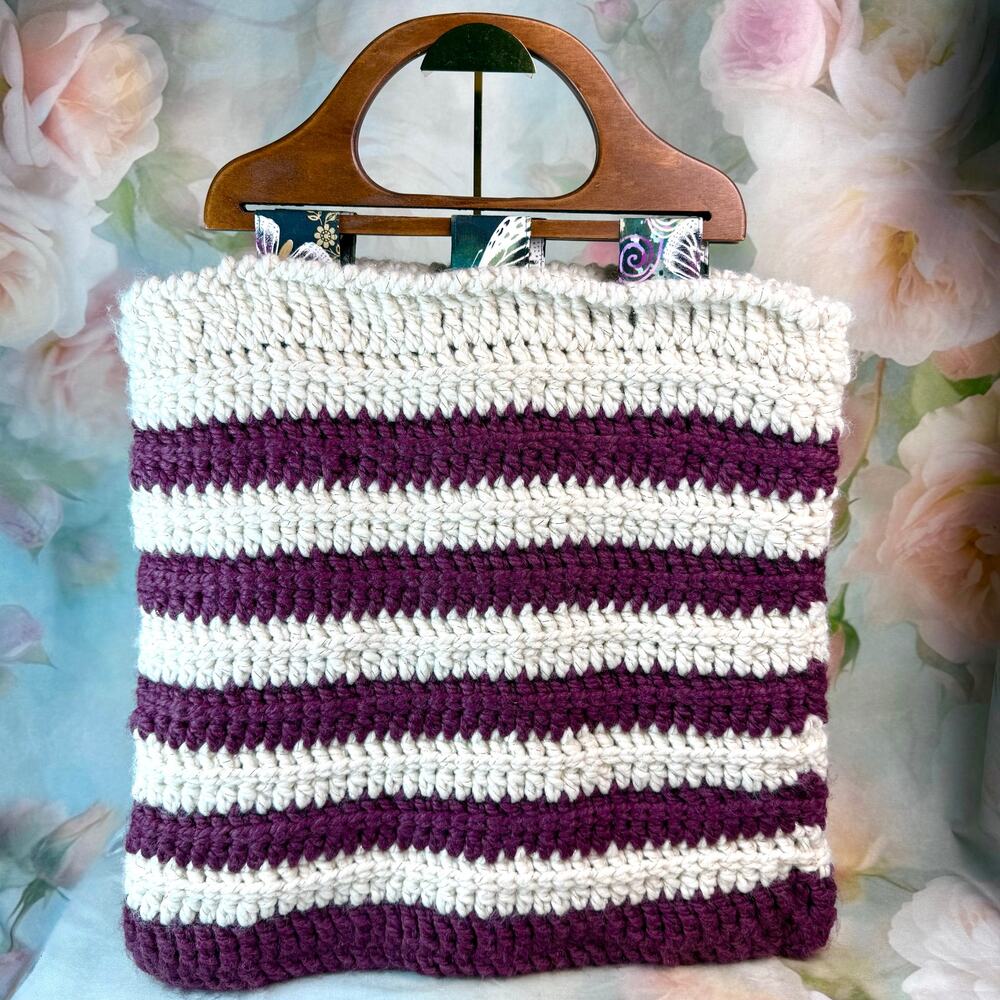 Handmade By She Lah Purple & White Large Crochet Wooden Handle Zip Close Purse